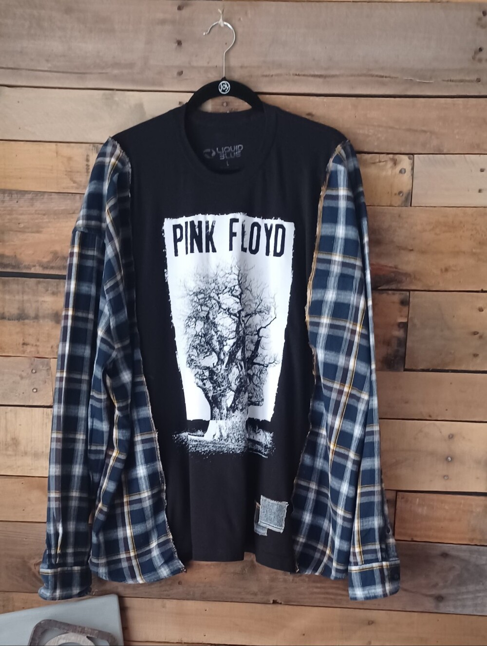 Upcycled  Black Pink Floyd Graphic T-shirt - Picture 3 of 10